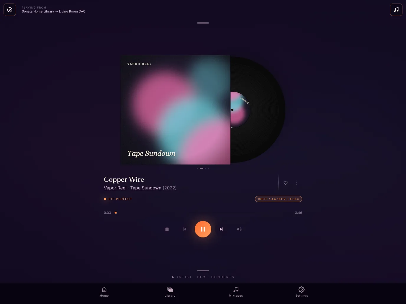 Song in the Air on an iPad in landscape: the album cover with the vinyl record beside it, title, artist, the bit-perfect marker and the format 16 bit / 44.1 kHz / FLAC.